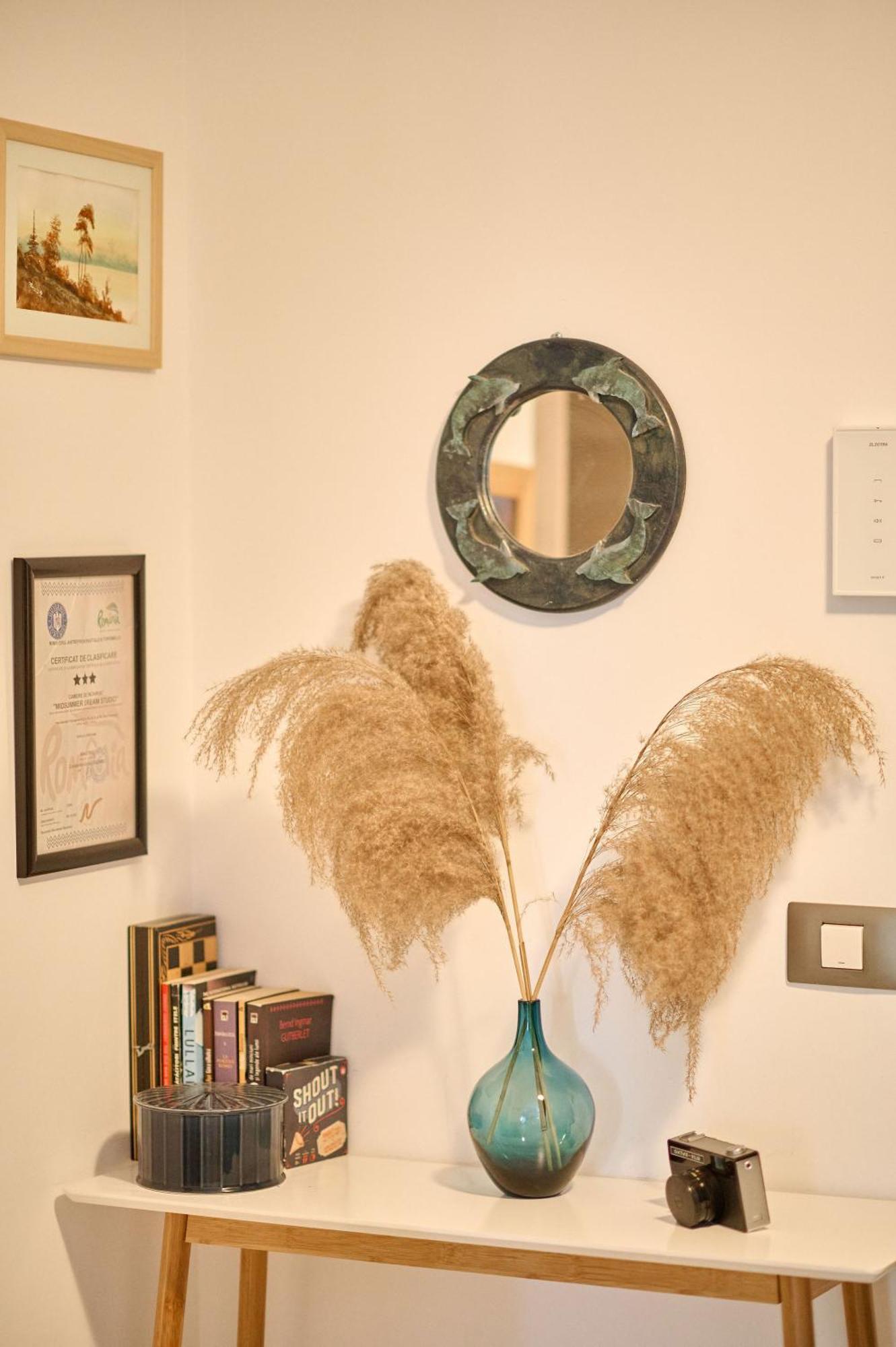 Midsummer Dream Studio Navodari Luaran gambar